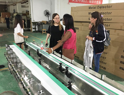 外國客戶參觀指導 矩正公司喜迎外賓來訪，深化代理代辦合作